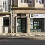 Domus 21 - Entreparedes