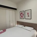 Domus 21 - Entreparedes Apartment