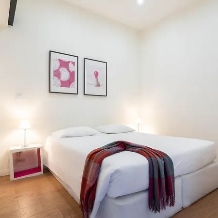 Domus 21 - Entreparedes