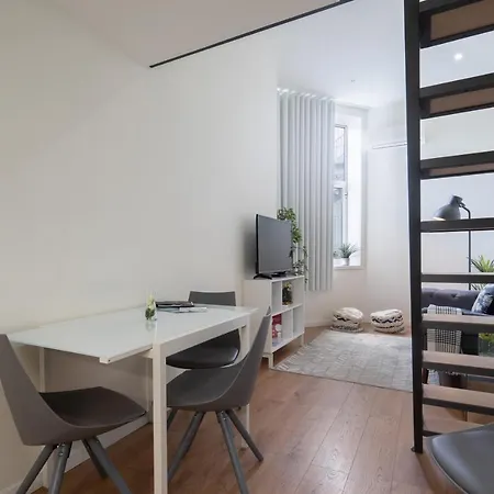 Domus 21 - Entreparedes