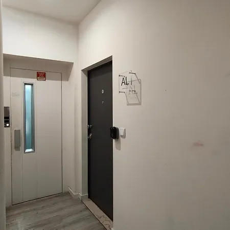 Domus 21 - Entreparedes * 波尔图
