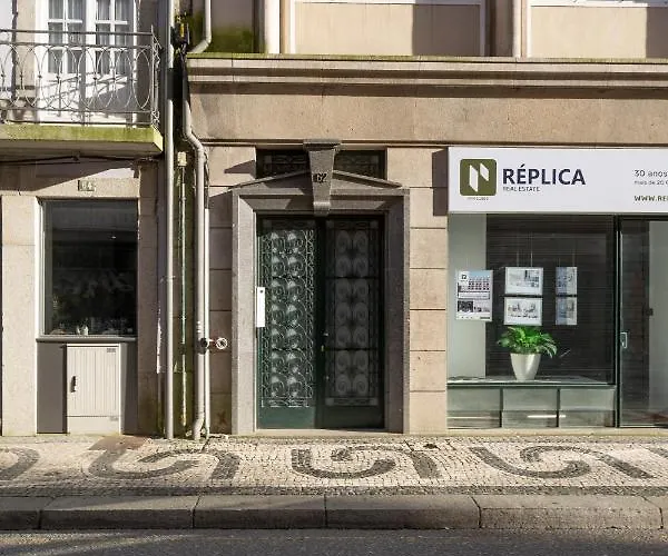 Domus 21 - Entreparedes