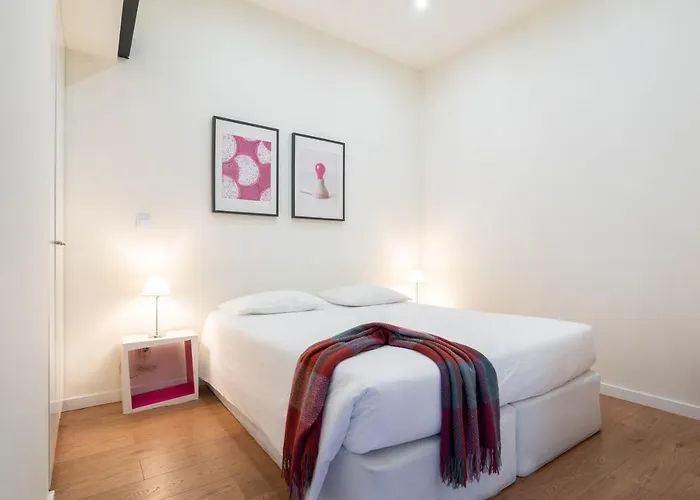 Domus 21 - Entreparedes