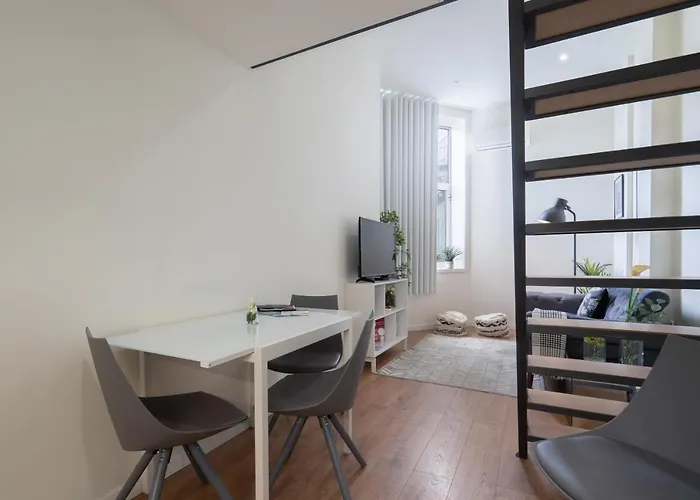 Domus 21 - Entreparedes