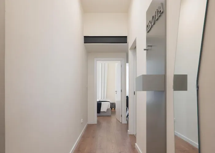 Domus 21 - Entreparedes Porto