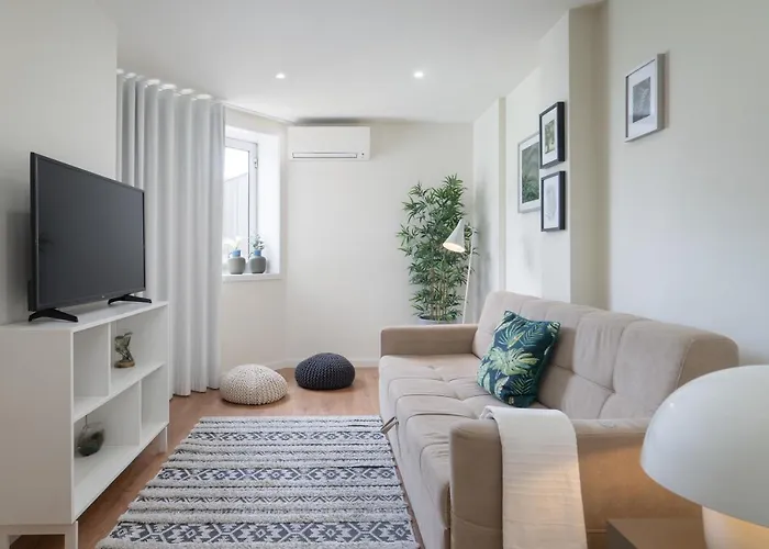 Domus 21 - Entreparedes Apartment Porto