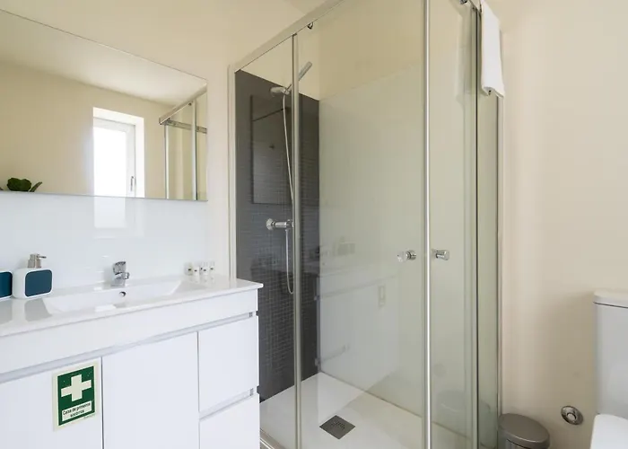 Domus 21 - Entreparedes * Porto