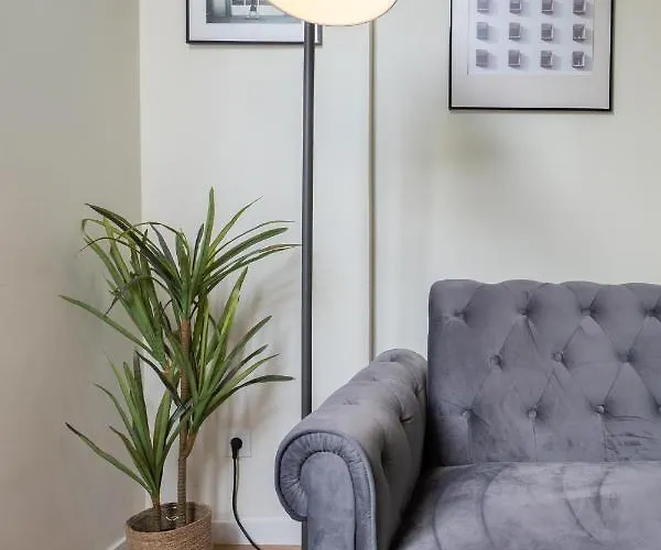 Domus 21 - Entreparedes 포르투