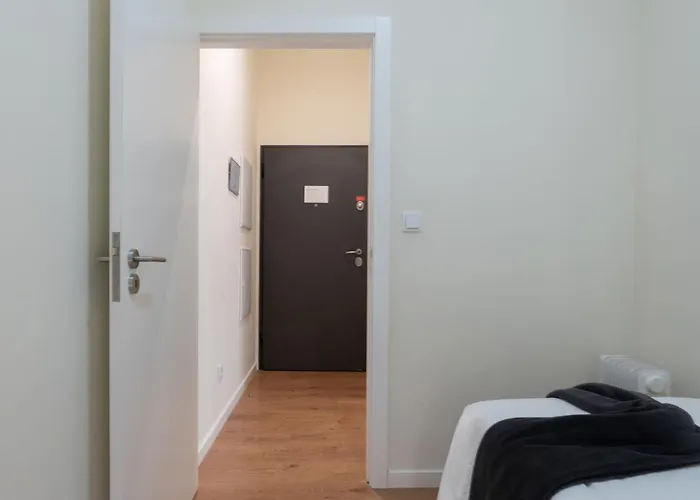 Domus 21 - Entreparedes