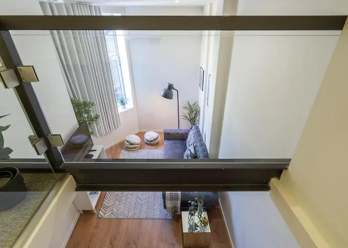 Domus 21 - Entreparedes *