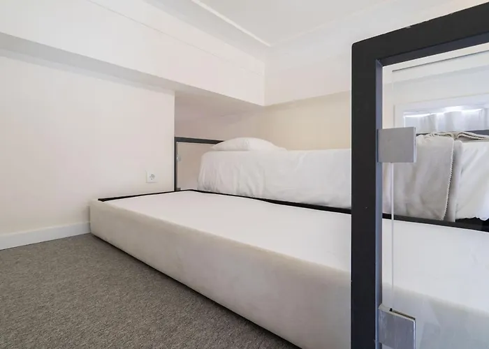 Domus 21 - Entreparedes Apartment Porto