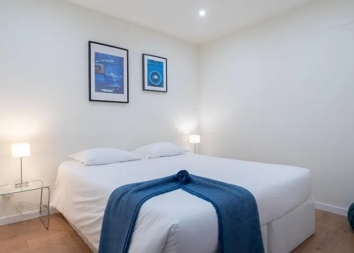 Domus 21 - Entreparedes Apartment *