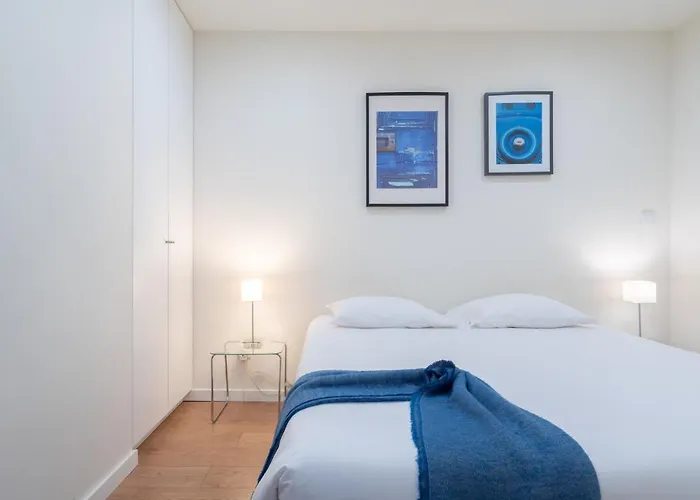 Domus 21 - Entreparedes