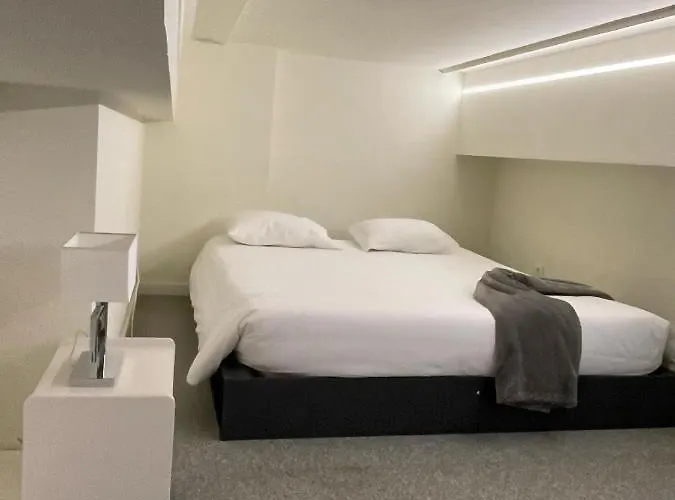 Domus 21 - Entreparedes Apartment *