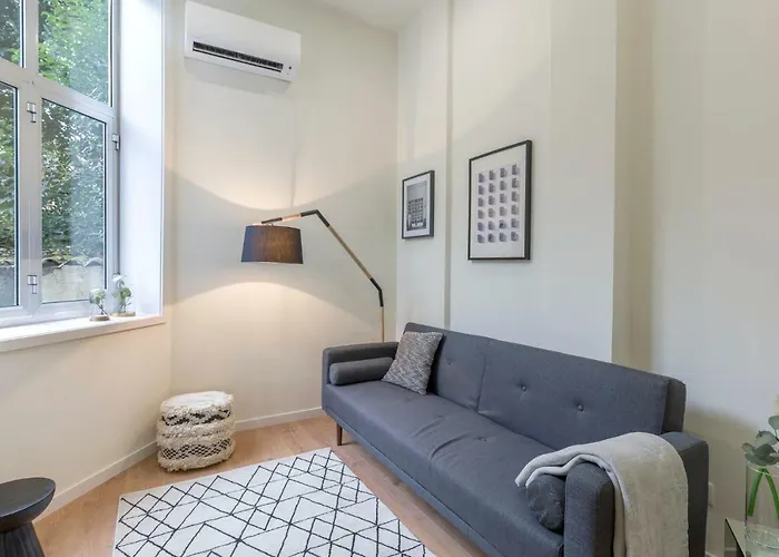 Domus 21 - Entreparedes *