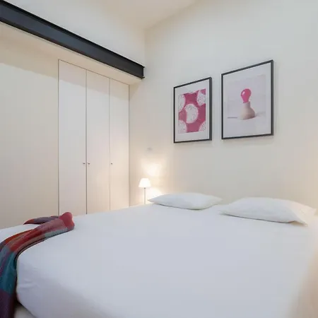 Domus 21 - Entreparedes *