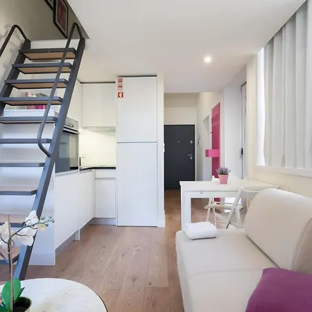 Domus 21 - Entreparedes