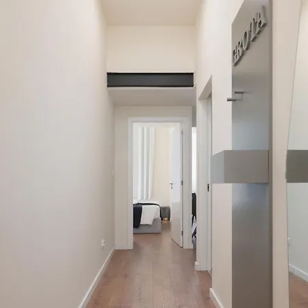 Domus 21 - Entreparedes Порту