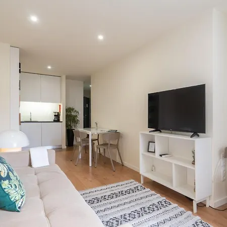 Domus 21 - Entreparedes * Порту