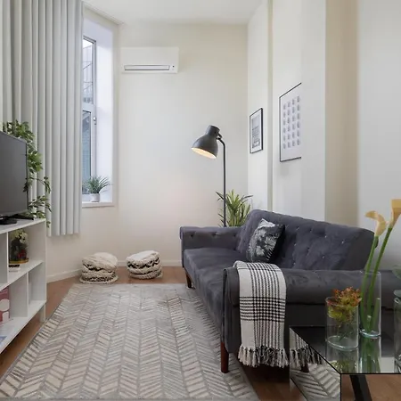 Domus 21 - Entreparedes *