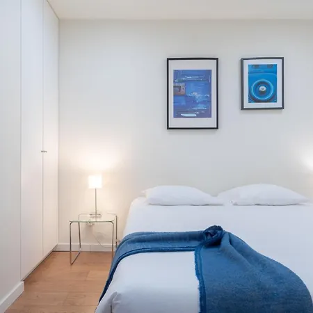 Domus 21 - Entreparedes