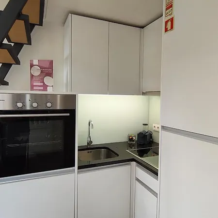 Domus 21 - Entreparedes
