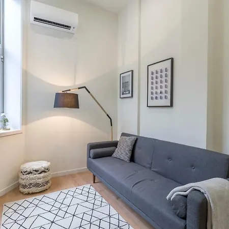 Domus 21 - Entreparedes *