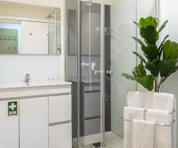 Domus 21 - Entreparedes פורטו