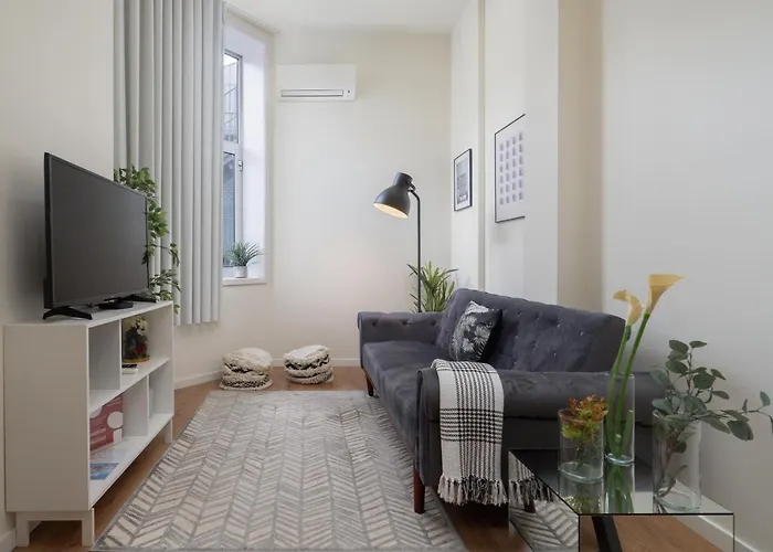 Domus 21 - Entreparedes *