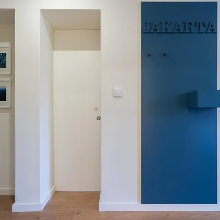 Domus 21 - Entreparedes Apartman