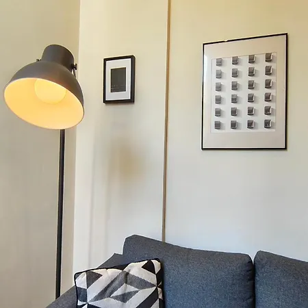 Domus 21 - Entreparedes Apartman